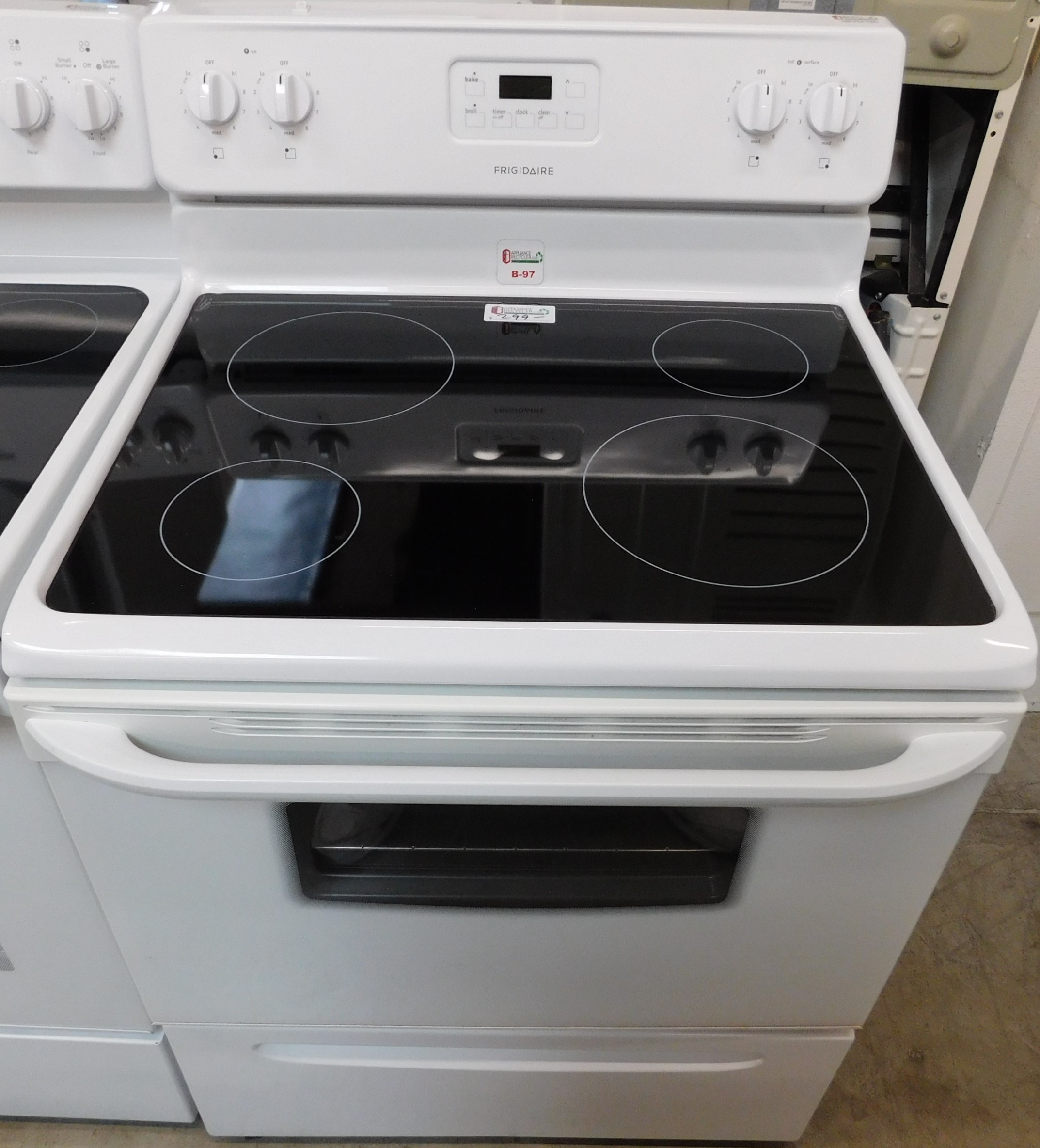 Stove 30 Inch Frigidaire Electric White Glass Top Stove B 97