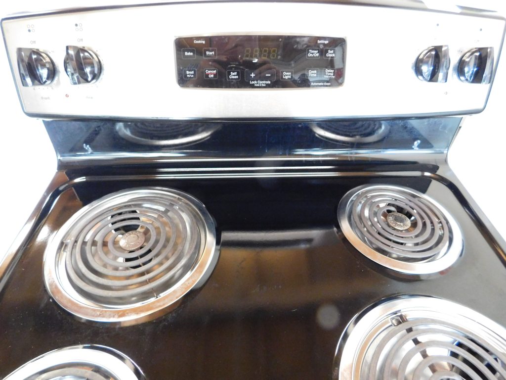 STOVE- 30 INCH GE ELECTRIC Martinwood BLACK & STAINLESS STEEL STOVE B
