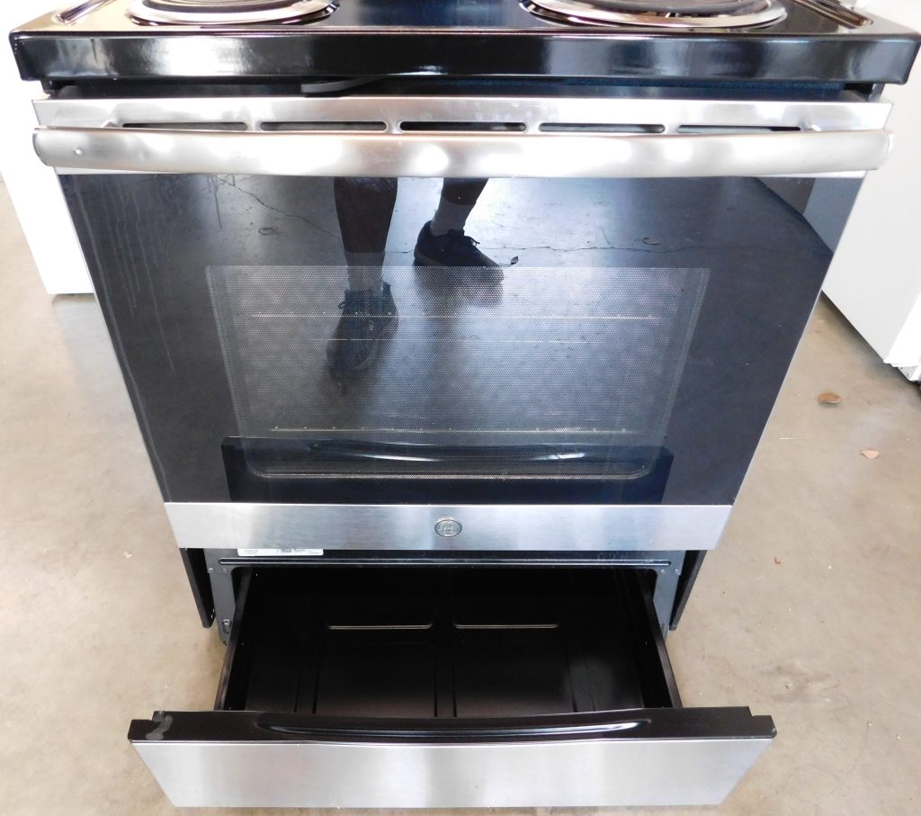 STOVE- 30 INCH GE ELECTRIC Martinwood BLACK & STAINLESS STEEL STOVE B