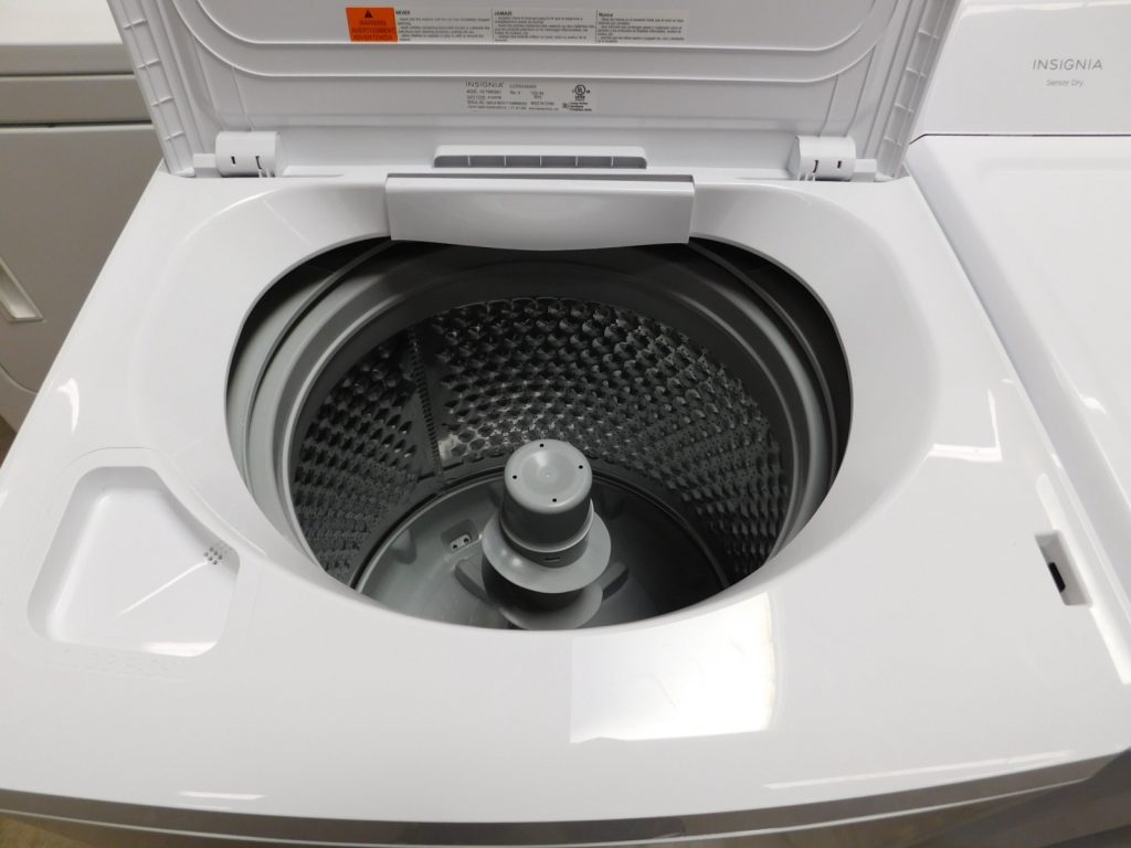 INSIGNIA (ALMOST NEW)KING SIZE CAPACITY WASHER AND ELECTRIC DRYER