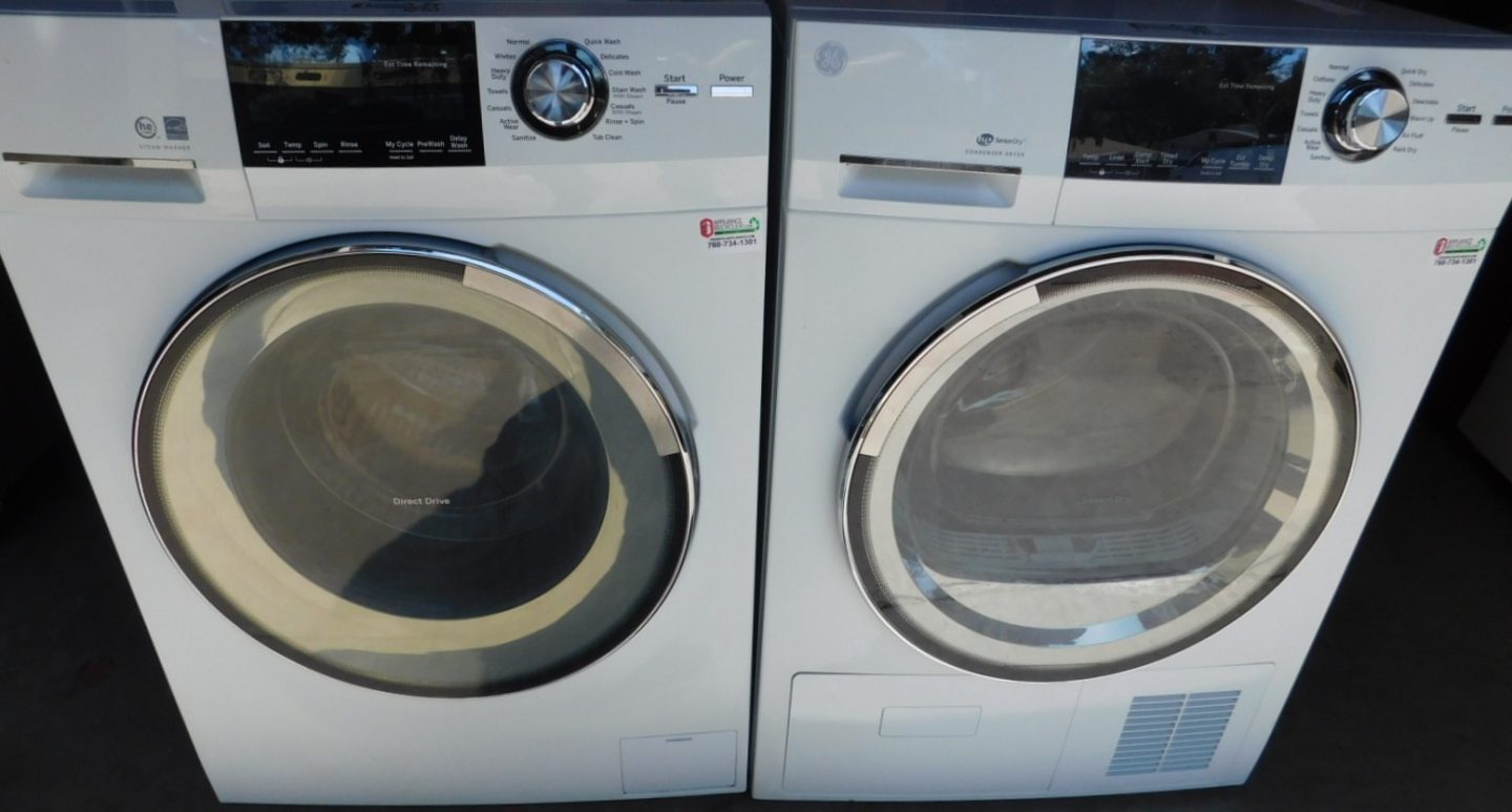 STACKABLE GE WASHER & DRYER (24 INCH 220 VOLT ELECTRIC) A300