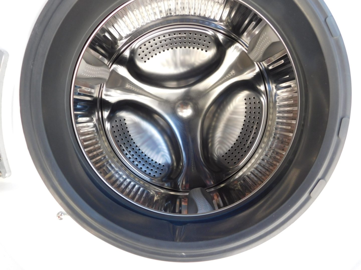 STACKABLE GE WASHER & DRYER (24 INCH 220 VOLT ELECTRIC) A300