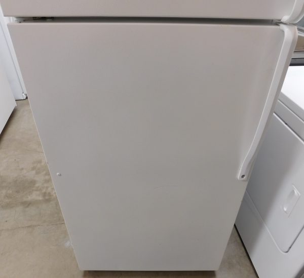 18 CU. FT.  WHIRLPOOL TOP FREEZER REFRIGERATOR  A-639 - Image 3