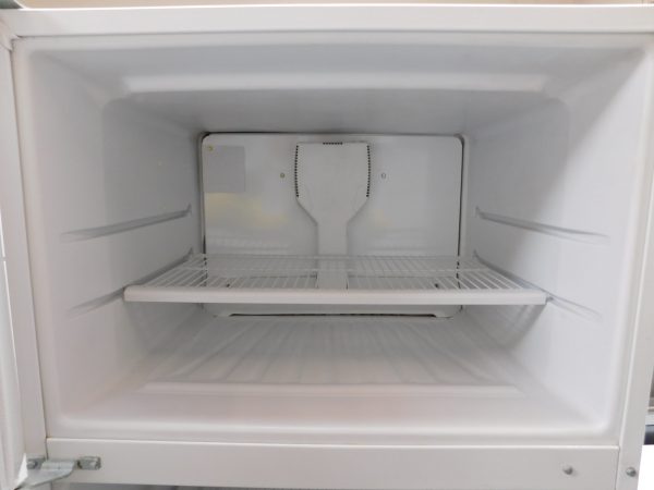 18 CU. FT.  WHIRLPOOL TOP FREEZER REFRIGERATOR  A-639 - Image 6