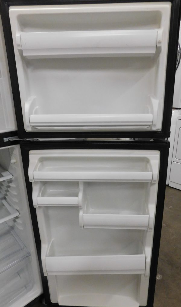 10 CU. FT. WHIRLPOOL TOP FREEZER REFRIGERATOR  A-687 - Image 7