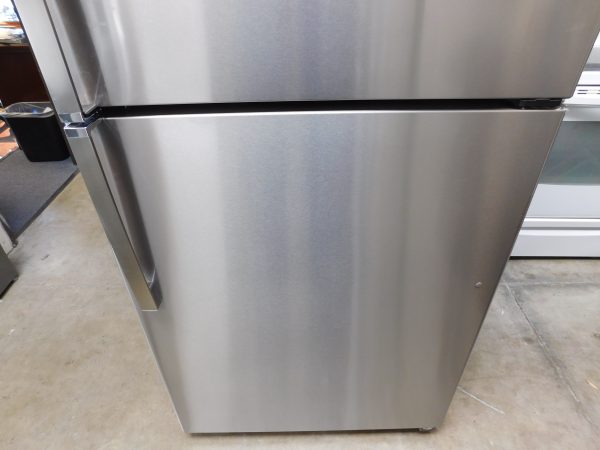 22 CU. FT. (ALMOST NEW) (STAINLESS STEEL) (ICE MAKER) GE TOP FREEZER REFRIGERATOR  A-335 - Image 5