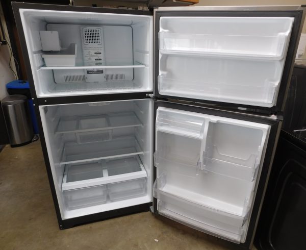 22 CU. FT. (ALMOST NEW) (STAINLESS STEEL) (ICE MAKER) GE TOP FREEZER REFRIGERATOR  A-335 - Image 6