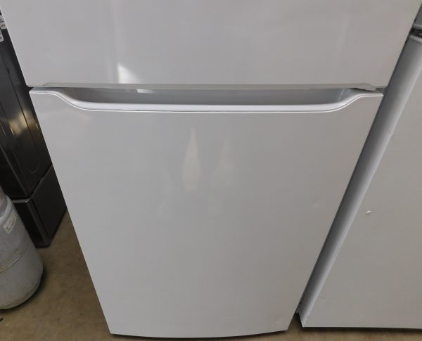 20 CU. FT.  FRIGIDAIRE TOP FREEZER REFRIGERATOR  A-328 - Image 3