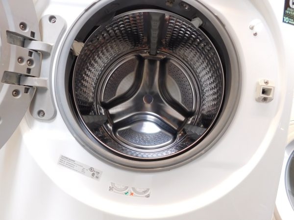 SAMSUNG WASHER AND GAS DRYER-WITH STEAM- ON PEDESTALS - PRODUCT ID# A-336 - Image 7