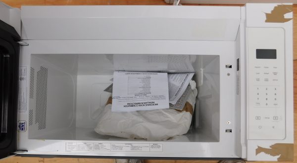 NEW WHIRLPOOL MICROWAVE- (WITH PARTS) PRODUCT ID#A-10,004 - Image 3