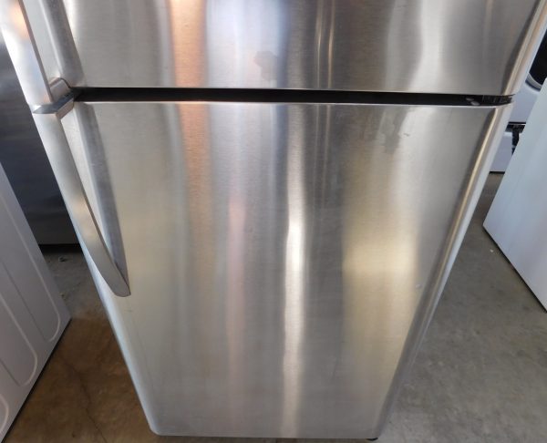20 CU. FT. (STAINLESS STEEL) (GLASS SHELVES) GE TOP FREEZER REFRIGERATOR  A-447 - Image 3