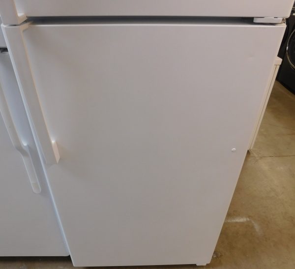 18 CU. FT. GE TOP FREEZER REFRIGERATOR  A-670 - Image 3