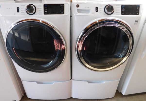 GENERAL ELECTRIC WASHER AND ELECTRIC DRYER-(NEW)- ON PEDESTALS - PRODUCT ID# A-379