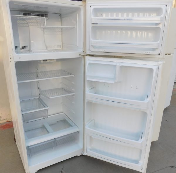 18 CU. FT. GE TOP FREEZER REFRIGERATOR  A-583 - Image 4