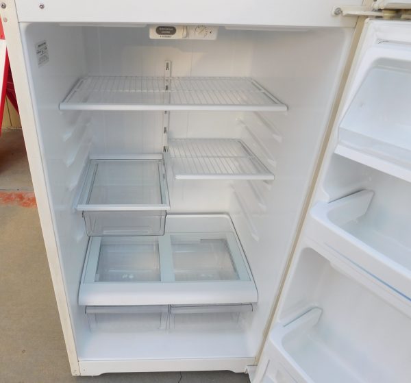 18 CU. FT. GE TOP FREEZER REFRIGERATOR  A-583 - Image 6