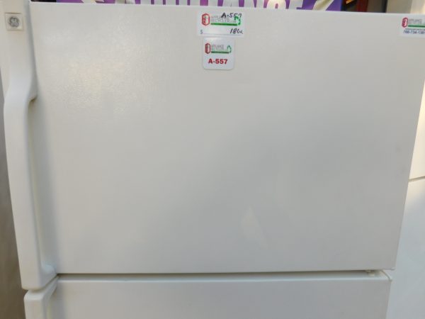 18 CU. FT. GE TOP FREEZER REFRIGERATOR  A-557