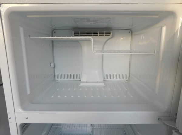 18 CU. FT. GE TOP FREEZER REFRIGERATOR  A-565 - Image 5