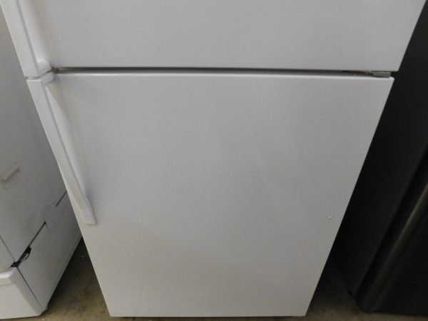 21 CU. FT. (LIKE NEW) WHIRLPOOL TOP FREEZER REFRIGERATOR  A-578 - Image 3