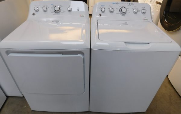 GENERAL ELECTRIC SET- SUPER CAPACITY - WASHER AND GAS DRYER- SET PRODUCT ID#A-629