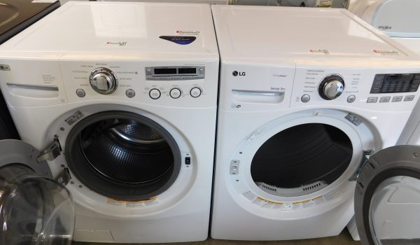 LG WASHER AND GAS DRYER SET - (FRONT LOAD) PRODUCT ID# A-672 - Image 2
