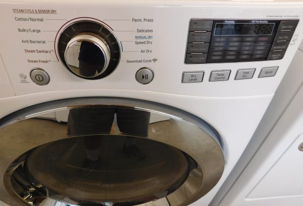 LG WASHER AND GAS DRYER SET - (FRONT LOAD) PRODUCT ID# A-672 - Image 12