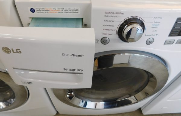 LG WASHER AND GAS DRYER SET - (FRONT LOAD) PRODUCT ID# A-672 - Image 13