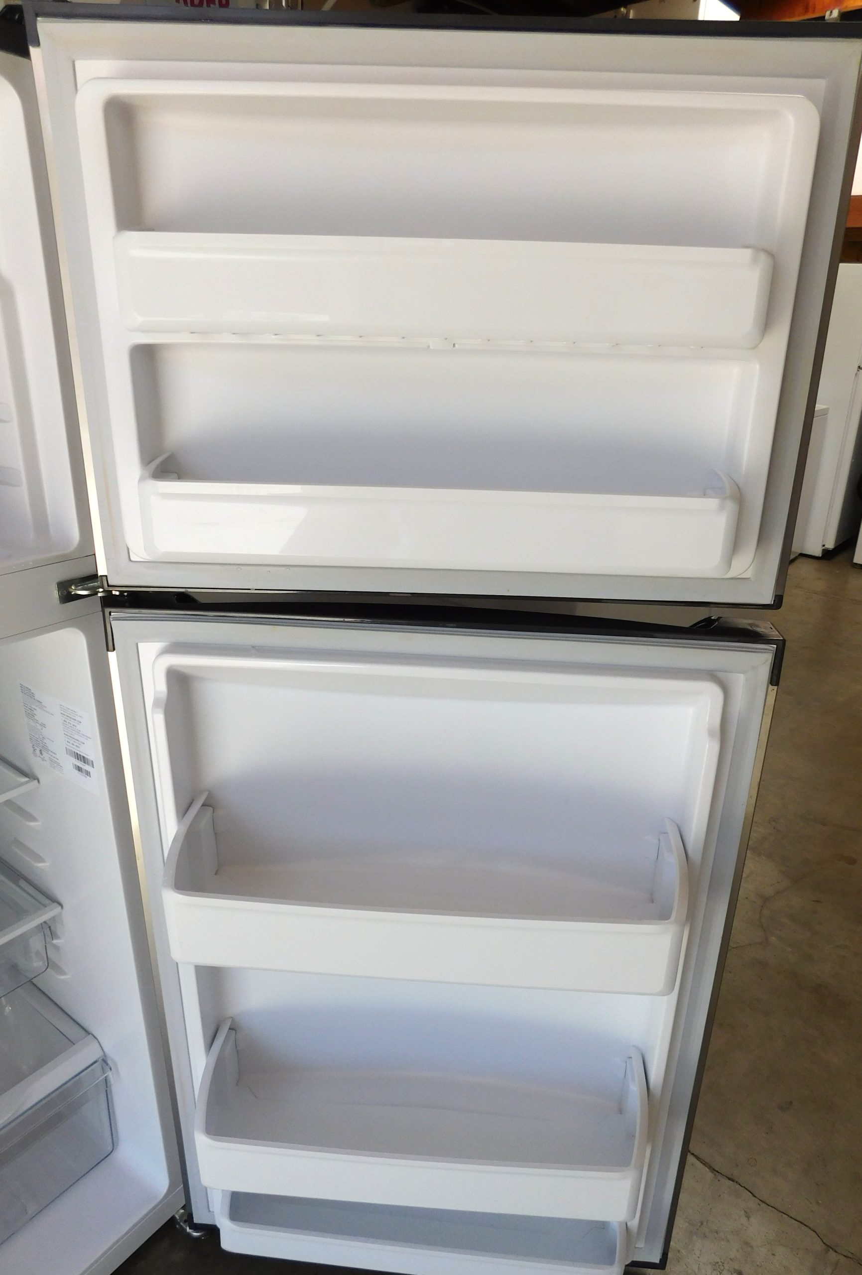 14 CU. FT. (STAINLESS STEEL) (GLASS SHELVES) FRIGIDAIRE TOP FREEZER REFRIGERATOR A-205 - Image 6