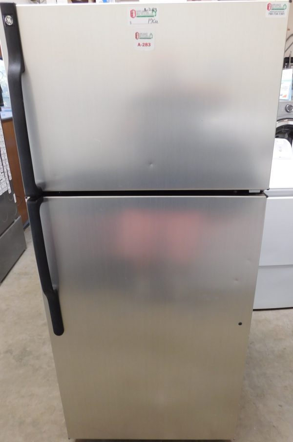 17 CU. FT. (SATIN STAINLESS COLOR) (GLASS SHELVES) GE TOP FREEZER REFRIGERATOR  A-283