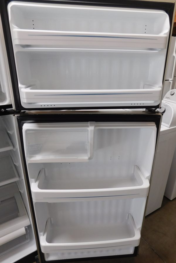 17 CU. FT. (SATIN STAINLESS COLOR) (GLASS SHELVES) GE TOP FREEZER REFRIGERATOR  A-283 - Image 5