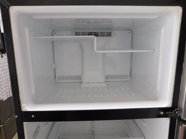 17 CU. FT. (SATIN STAINLESS COLOR) (GLASS SHELVES) GE TOP FREEZER REFRIGERATOR  A-283 - Image 6