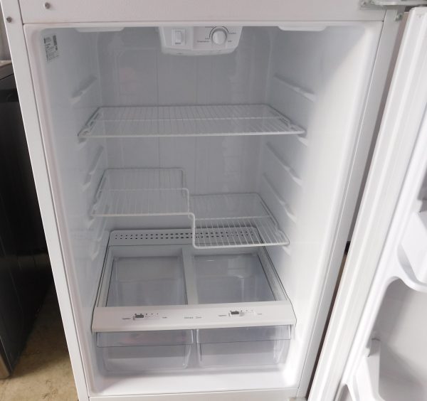 16 CU. FT. (GLASS WITH WIRE SHELVES) GE TOP FREEZER REFRIGERATOR  A-527 - Image 7