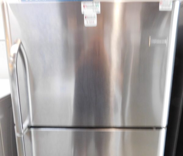 20 CU. FT. (STAINLESS STEEL) (GLASS SHELVES) FRIGIDAIRE TOP FREEZER REFRIGERATOR  A-621 - Image 2
