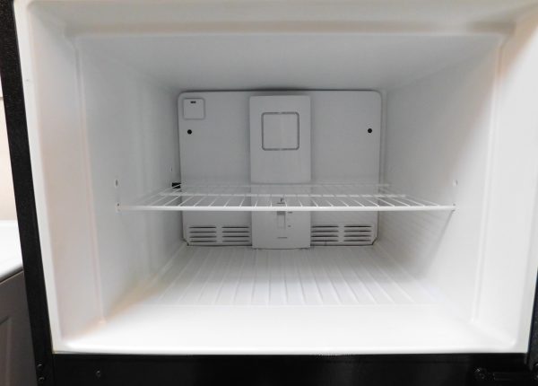20 CU. FT. (STAINLESS STEEL) (GLASS SHELVES) FRIGIDAIRE TOP FREEZER REFRIGERATOR  A-621 - Image 6