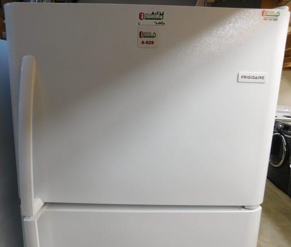 20 CU. FT. (GLASS SHELVES) FRIGIDAIRE TOP FREEZER REFRIGERATOR  A-525 - Image 2