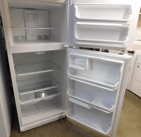 20 CU. FT. (GLASS SHELVES) FRIGIDAIRE TOP FREEZER REFRIGERATOR  A-525 - Image 5