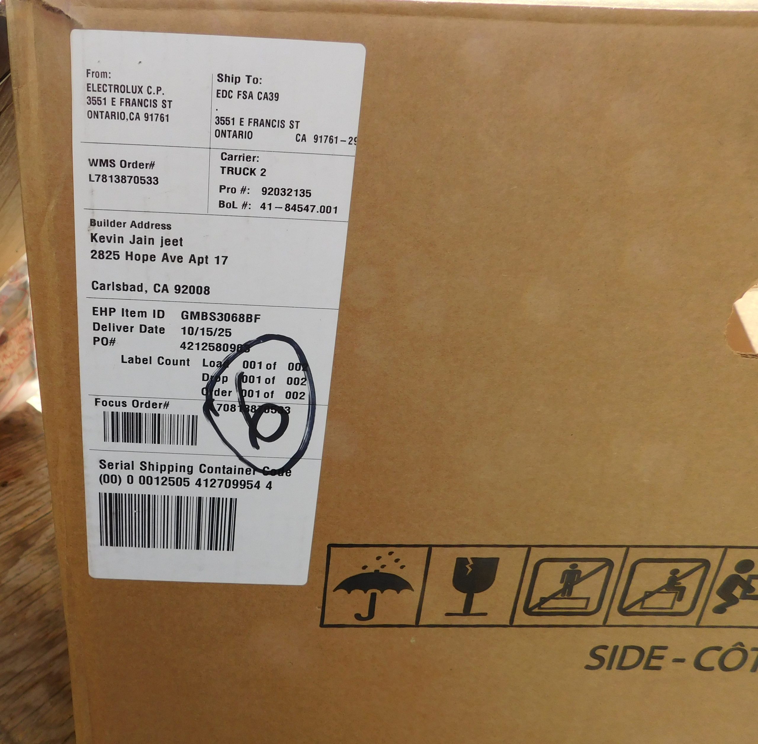 NEW FRIGIDAIRE MICROWAVE- (WITH PARTS) PRODUCT ID#A-10,005 - Image 3