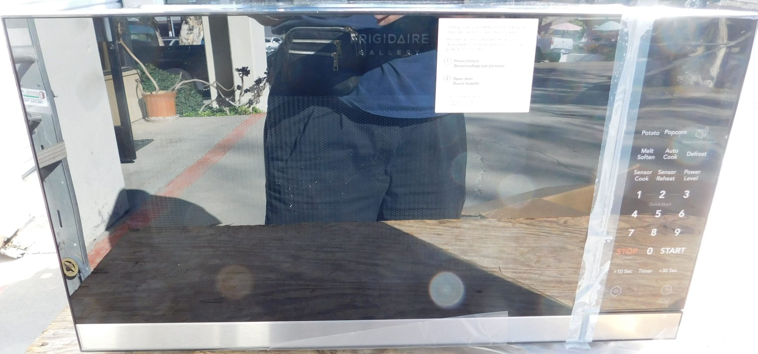 NEW FRIGIDAIRE MICROWAVE- (WITH PARTS) PRODUCT ID#A-10,005 - Image 4