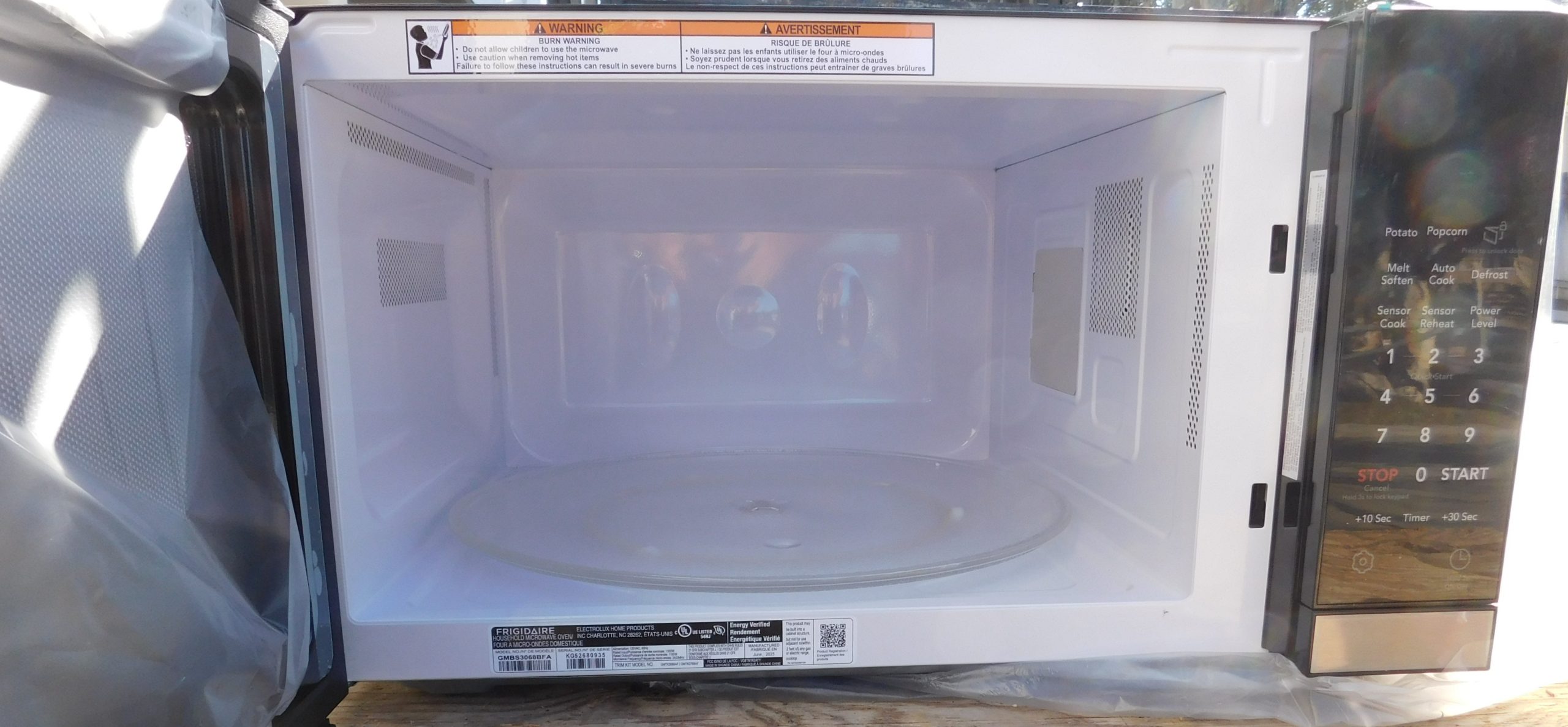 NEW FRIGIDAIRE MICROWAVE- (WITH PARTS) PRODUCT ID#A-10,005 - Image 5