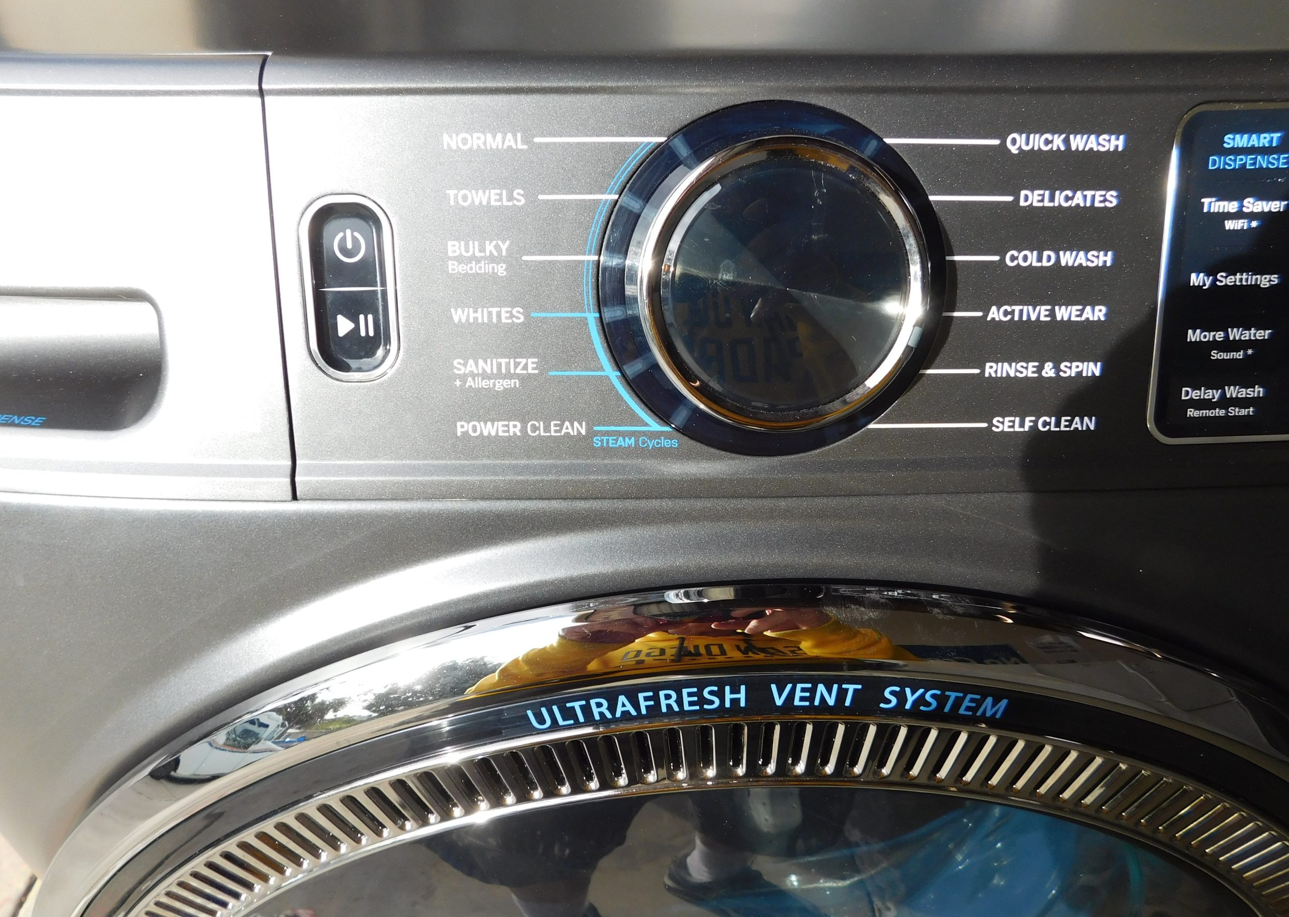 GENERAL ELECTRIC (NEW) WASHER AND GAS DRYER SET (ON MINI PEDISTAL) - (FRONT LOAD) PRODUCT ID# A-229 - Image 6