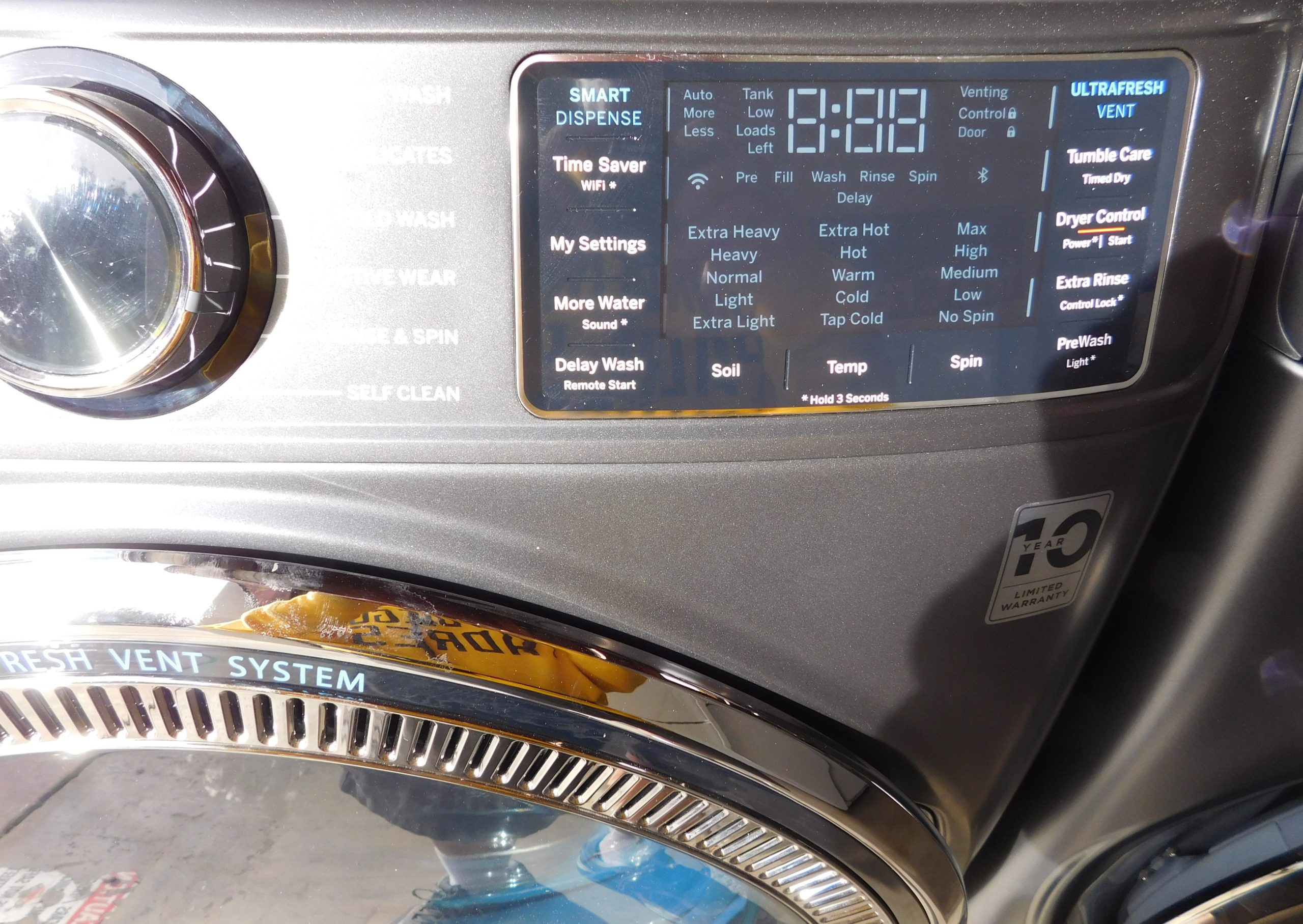 GENERAL ELECTRIC (NEW) WASHER AND GAS DRYER SET (ON MINI PEDISTAL) - (FRONT LOAD) PRODUCT ID# A-229 - Image 7