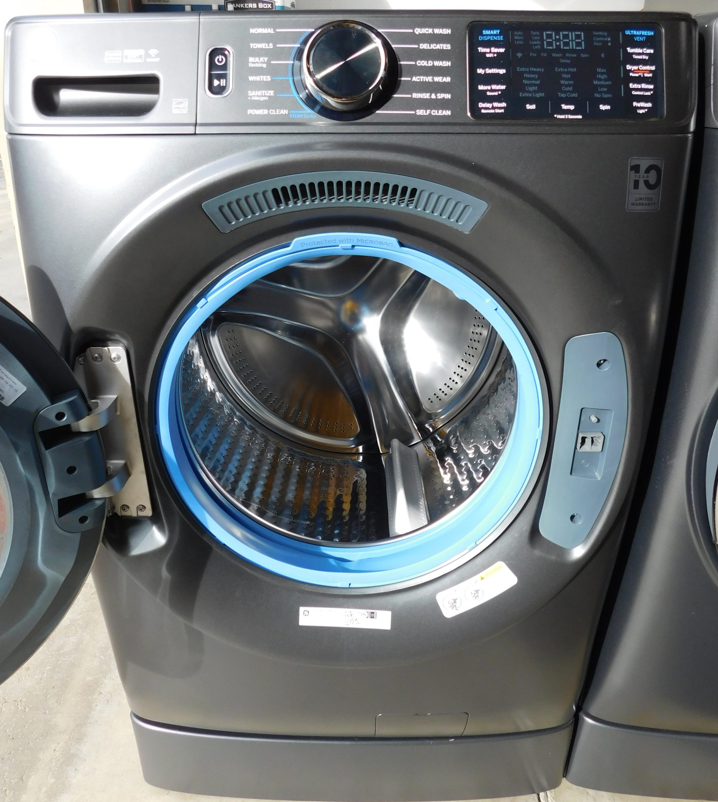 GENERAL ELECTRIC (NEW) WASHER AND GAS DRYER SET (ON MINI PEDISTAL) - (FRONT LOAD) PRODUCT ID# A-229 - Image 8