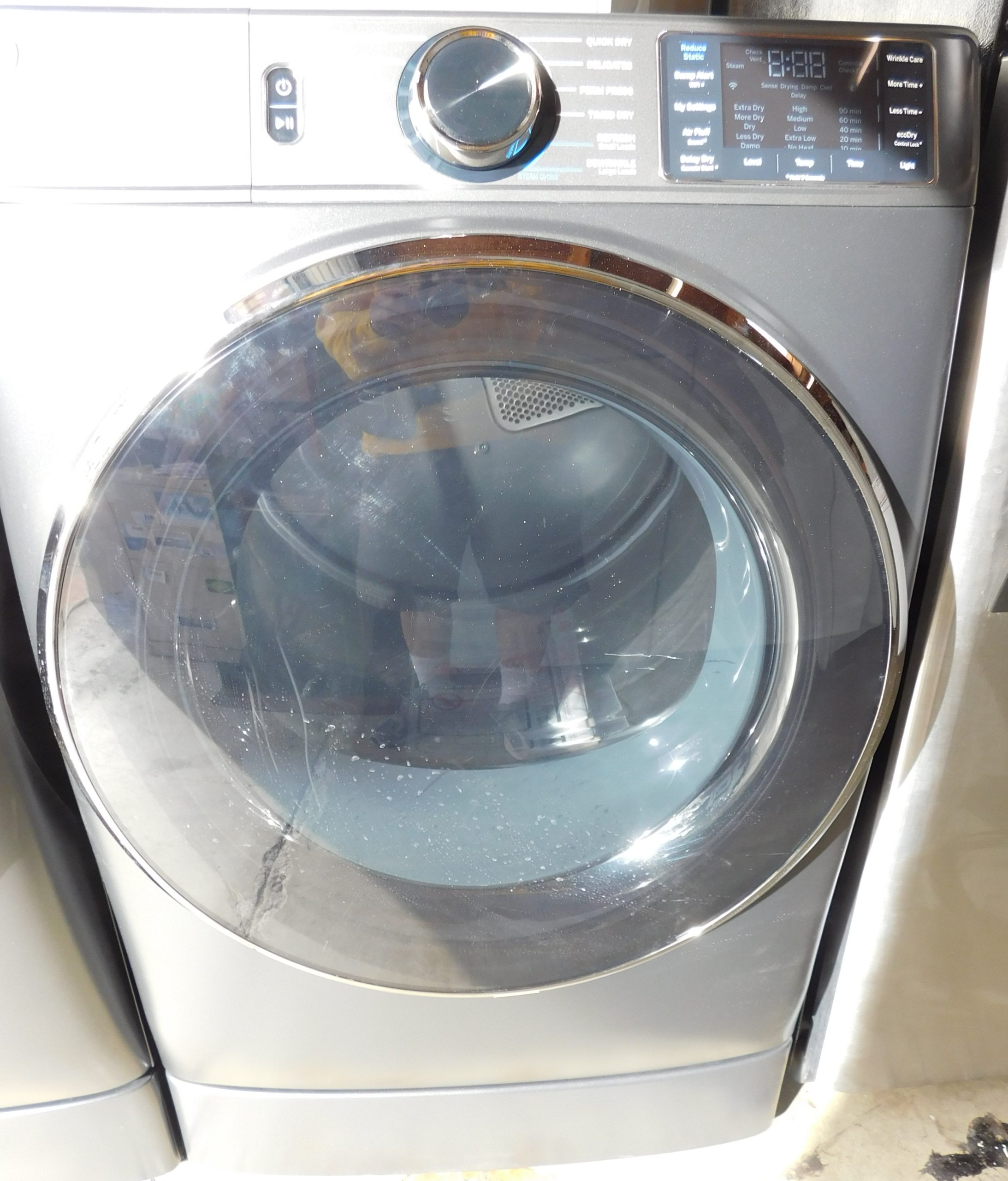 GENERAL ELECTRIC (NEW) WASHER AND GAS DRYER SET (ON MINI PEDISTAL) - (FRONT LOAD) PRODUCT ID# A-229 - Image 11