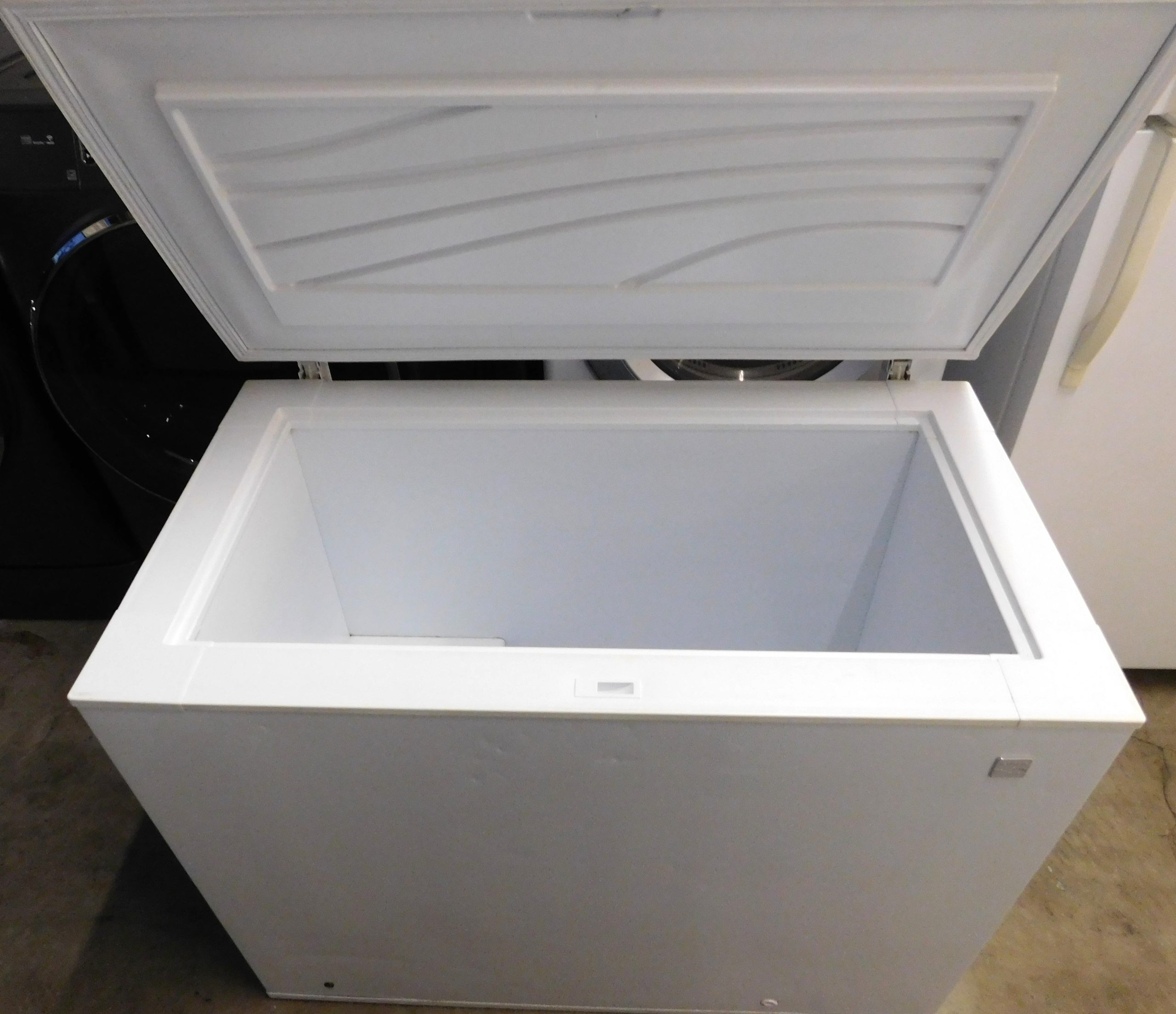 15 CU. FT. KENMORE CHEST FREEZER PRODUCT ID# A-245 - Image 2