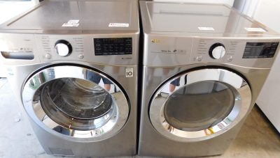 LG WASHER AND GAS DRYER SET - (FRONT LOAD) (WITH STEAM) PRODUCT ID# A-399