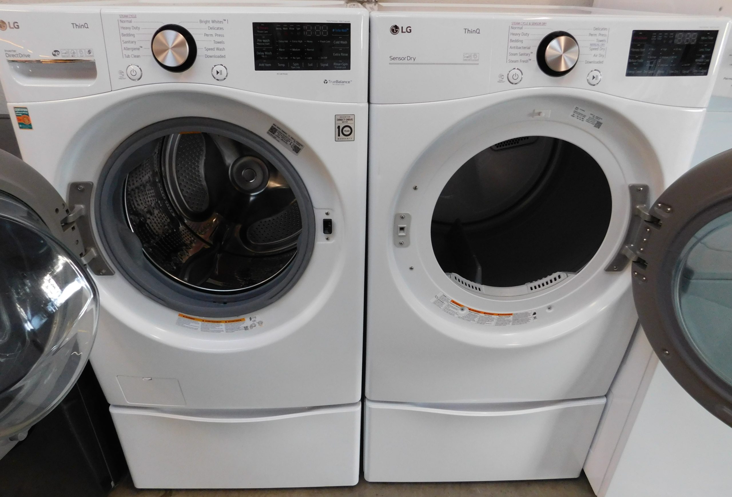 LG WASHER AND ELECTRIC DRYER-(VERY NEW)- ON PEDESTALS - PRODUCT ID# A-140 - Image 2