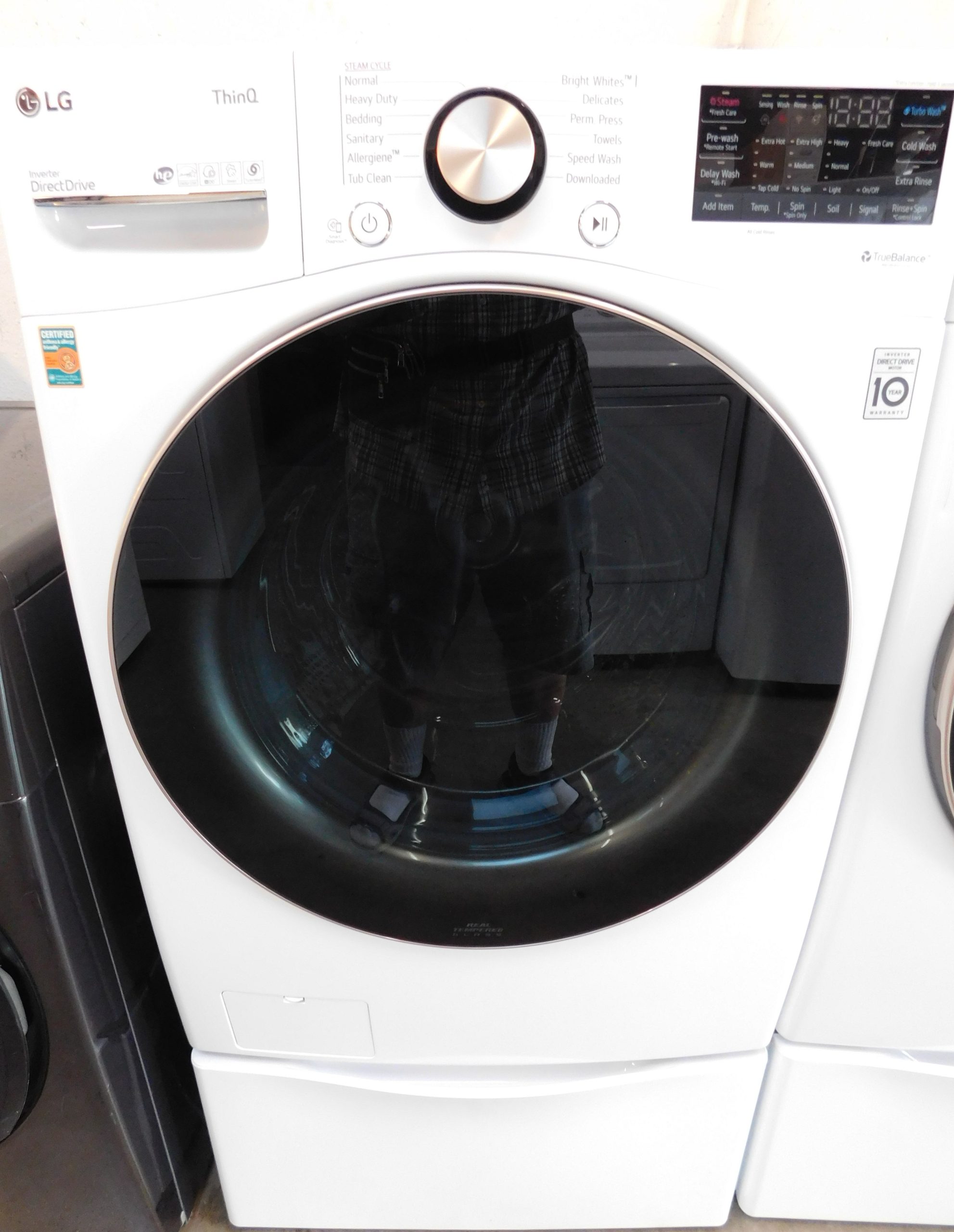 LG WASHER AND ELECTRIC DRYER-(VERY NEW)- ON PEDESTALS - PRODUCT ID# A-140 - Image 3