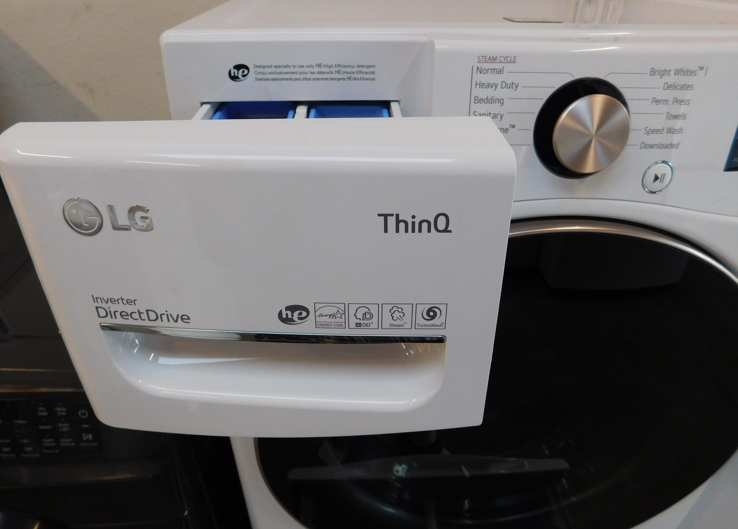 LG WASHER AND ELECTRIC DRYER-(VERY NEW)- ON PEDESTALS - PRODUCT ID# A-140 - Image 5