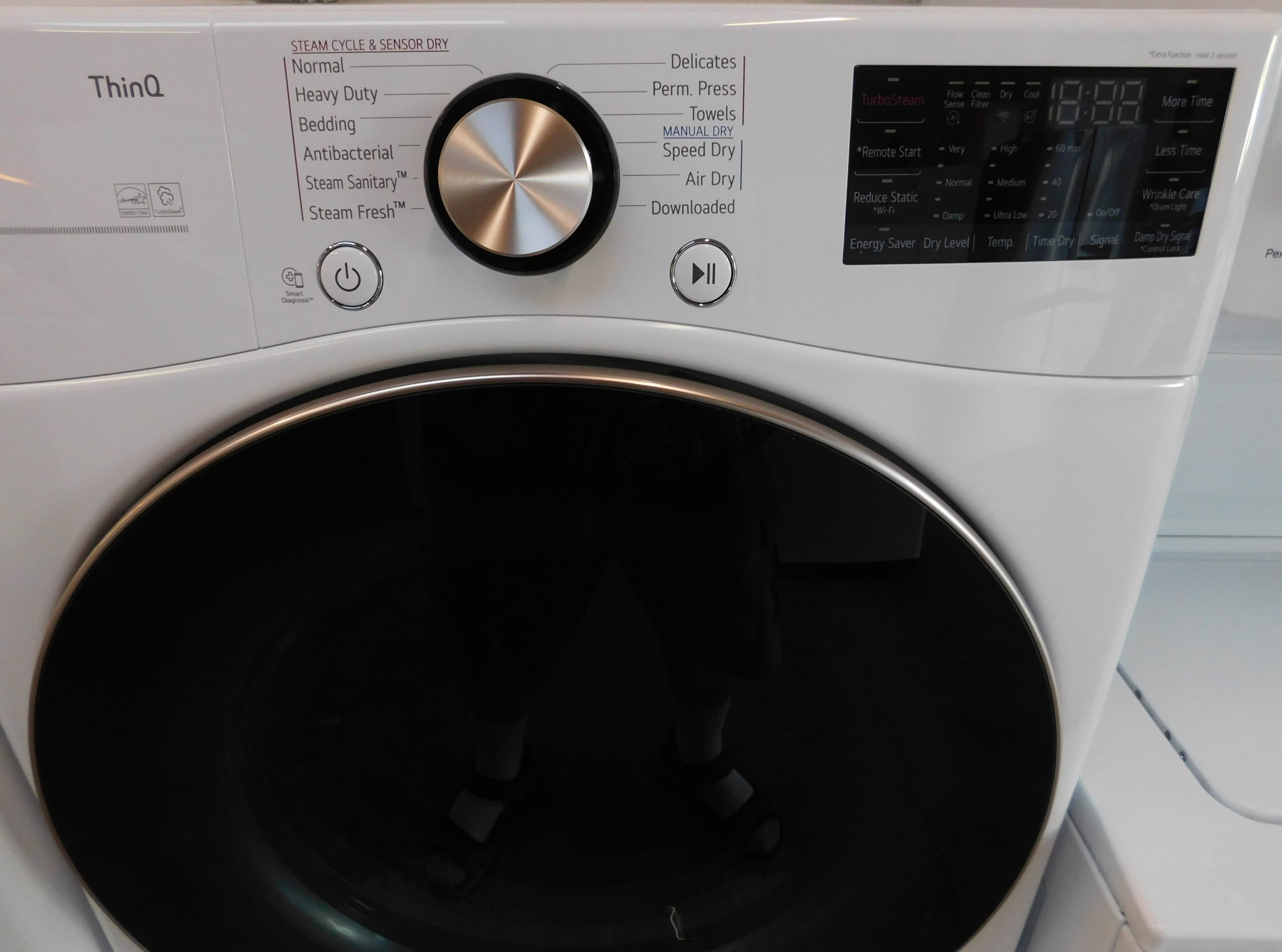 LG WASHER AND ELECTRIC DRYER-(VERY NEW)- ON PEDESTALS - PRODUCT ID# A-140 - Image 10
